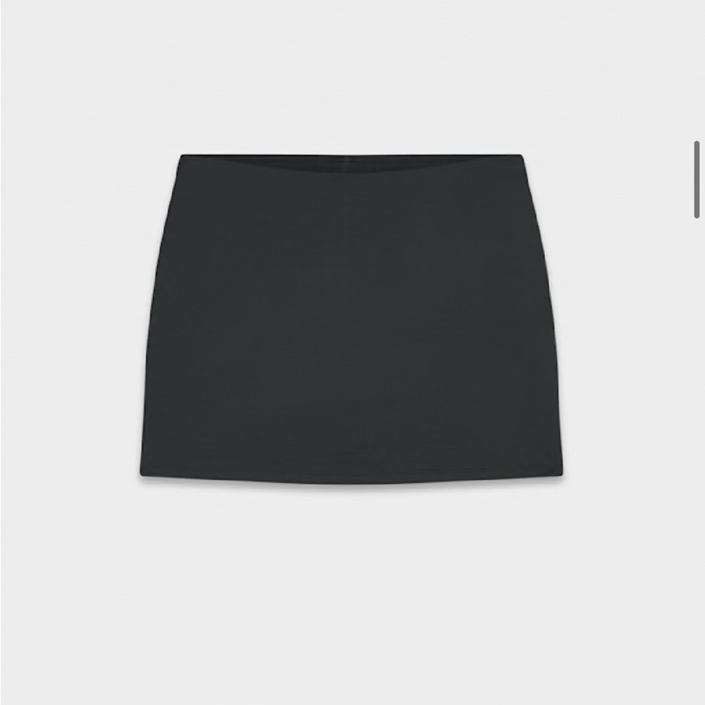Aritzia black original contour micro tube skort